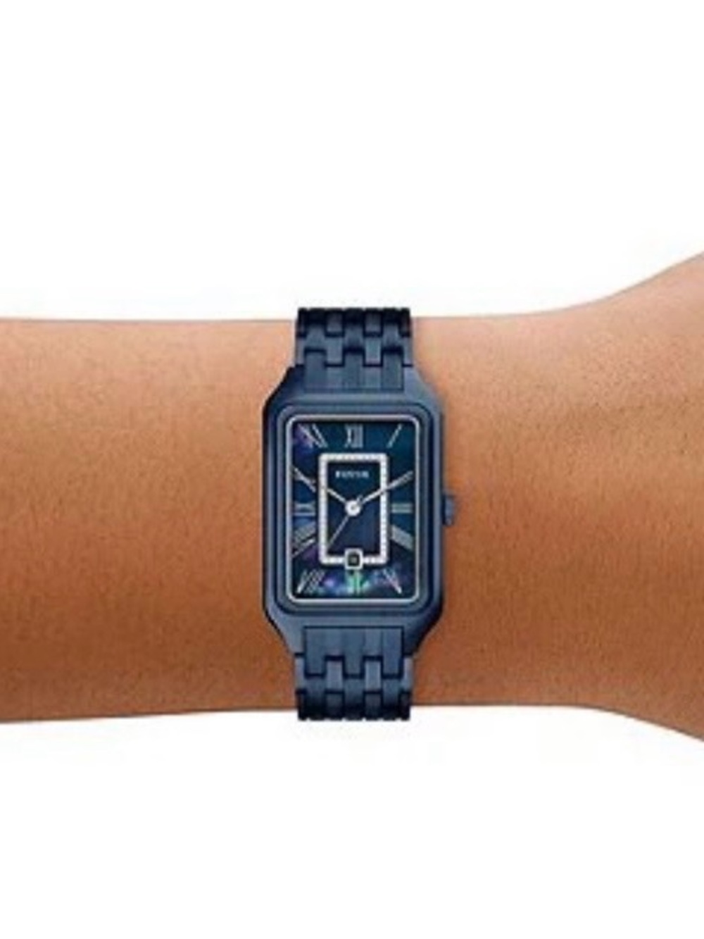 Fossil, this women's watch features:
Stainless steel bracelet and case
Navy dia - Picture 4 of 15
